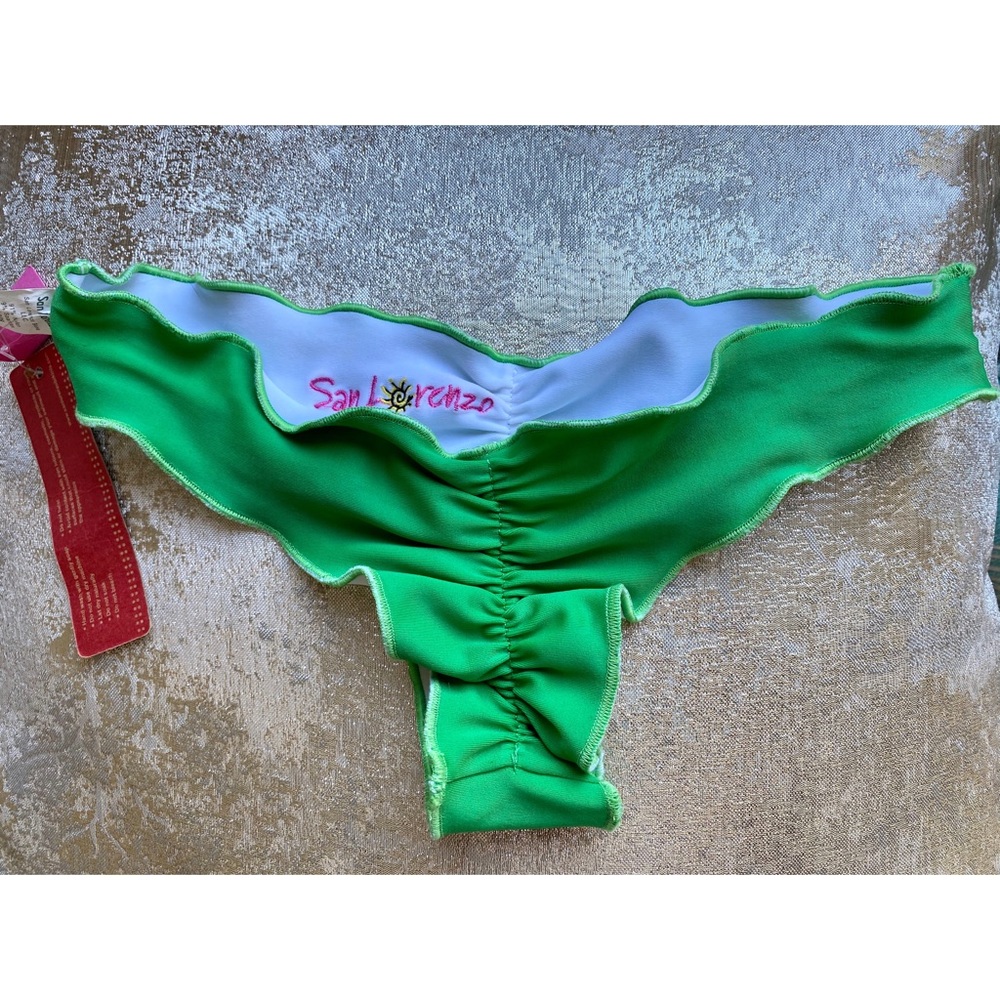 Reversible bikini bottoms